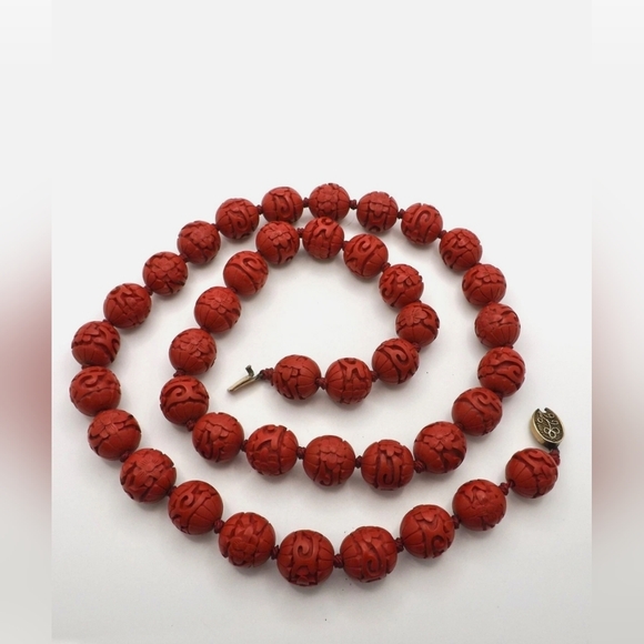 Jewelry - Antique 1930s Art Deco Chinese Carved Cinnebar Beaded Knotted Necklace